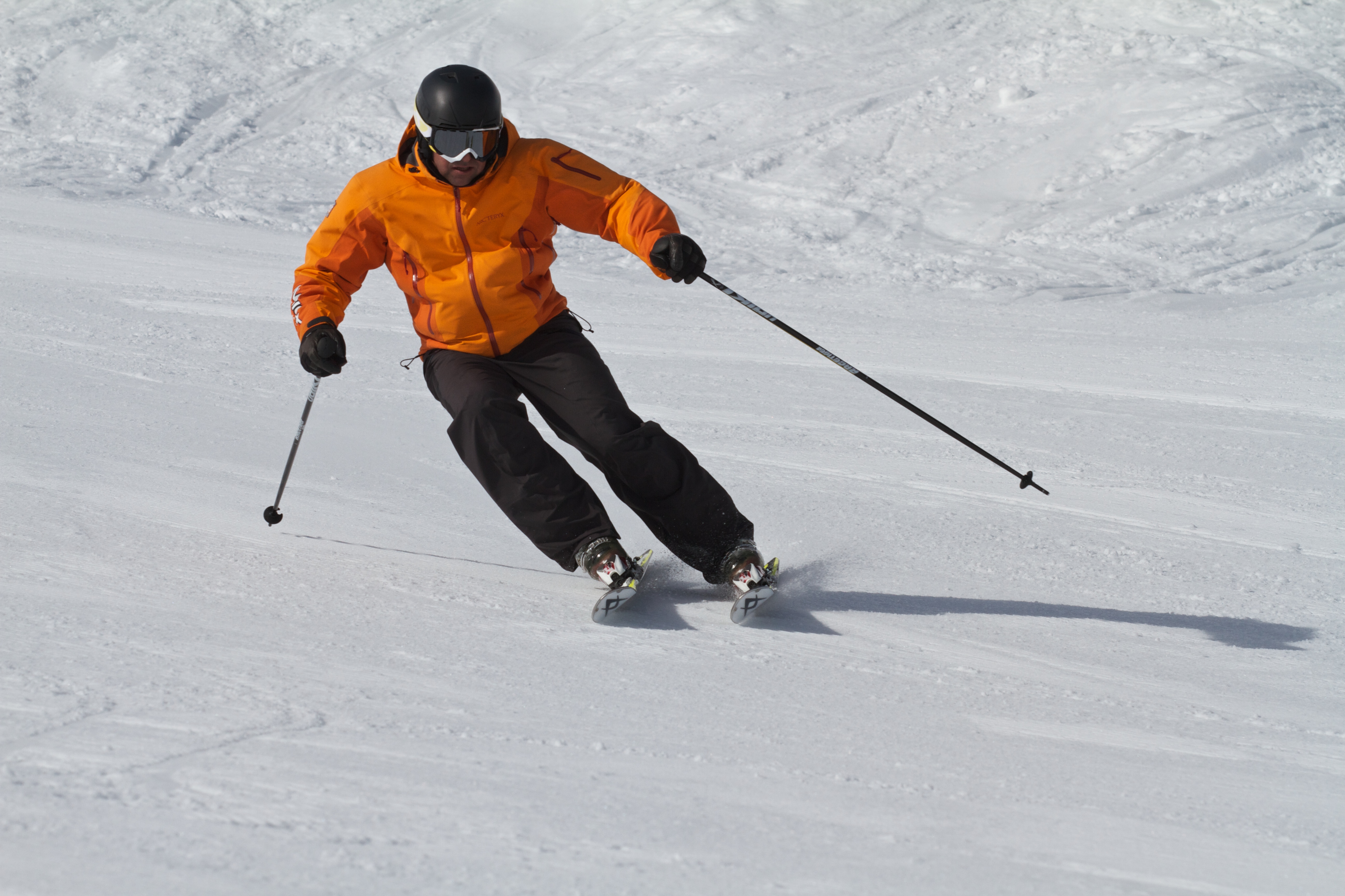 How to ski. To Ski. Skier. Ski Carving. Skiing Lessons.